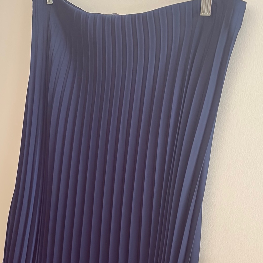 Navy J.Crew Women’s Pleated Skirt - Picture 9 of 9